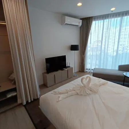 อพาร์ทเม้น Downtown Chic Rooftop Pool #en797