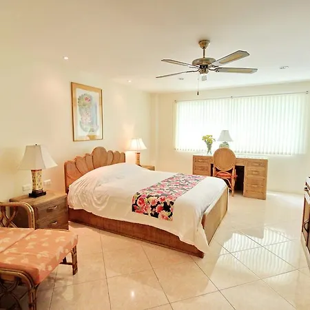 Butterfly Garden Boutique Residence: Luxury With Baths