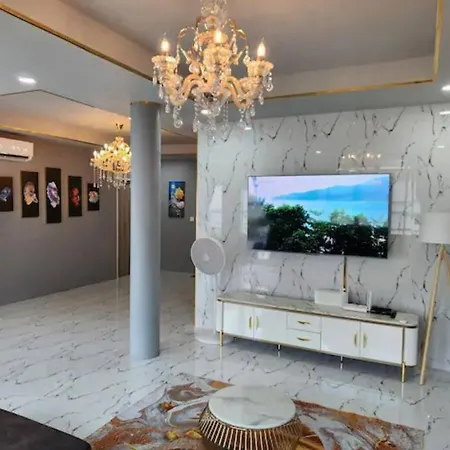 Tawan House Villa *