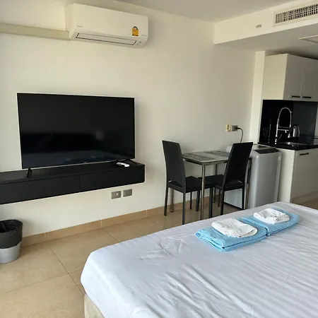 芭提雅中心地带 Centara Avenue 一房公寓5楼 紧邻海滩, 酒吧街, 智能电视 Apartment