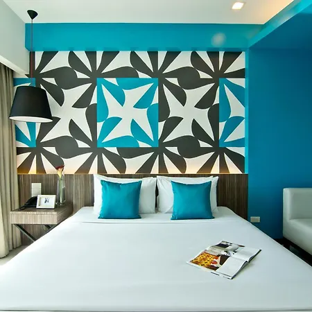 J โรงแรม 4*