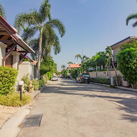 3Br Bali Style Privatepool Villa Near Main Road Large Pool Villa *