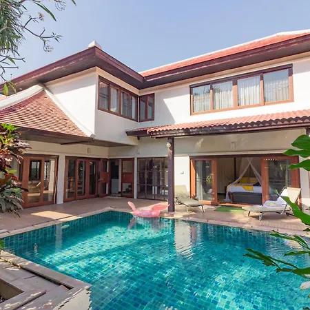 วิลล่า 3br Bali Style Privatepool Near Main Road Large Pool