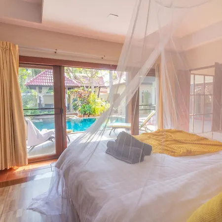 วิลล่า 3br Bali Style Privatepool Near Main Road Large Pool
