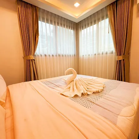 Arcadia Continental 2 Bedroom Fast Internet Jacuzzi Waterfall *