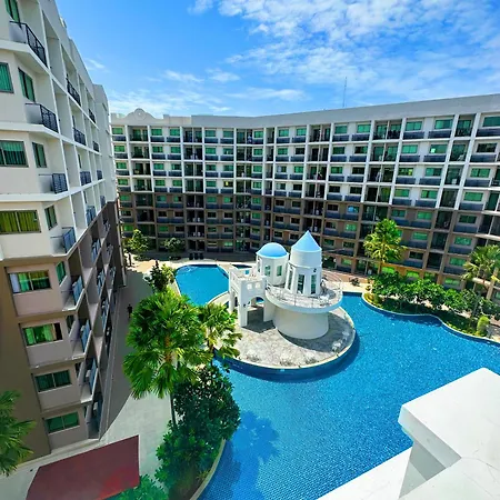 Arcadia Continental 2 Bedroom Fast Internet Jacuzzi Waterfall