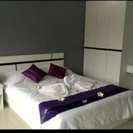โอโย 75389 แพนโดร่า เฮาส์ โรงแรม Pattaya