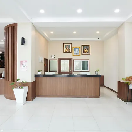 Adelphi โรงแรม
