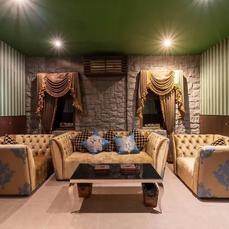 อพาร์ทเม้น The Castle Pratumnak Hill 6 Bedroom *