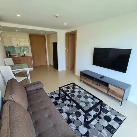 Aurora Pratumnak By Rogproperty Apartment