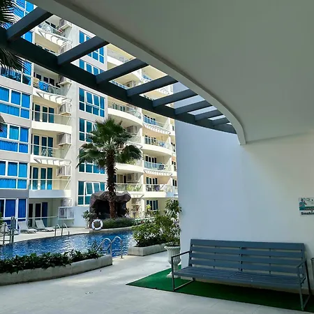 Apartment Large 2 Bedroom Condo, Grand Avenue, *