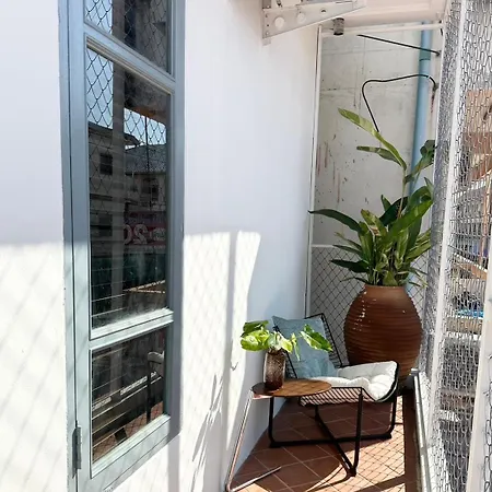 โรงแรม After-grad Poshtel *