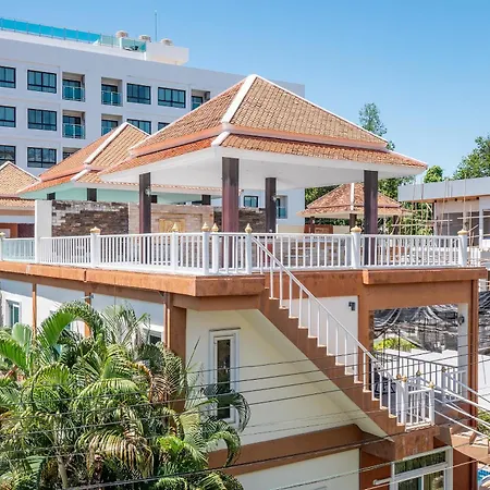 Chang's Poolside Villa: Beachside Retreat In Ba Ti Ja Villa Pattaya