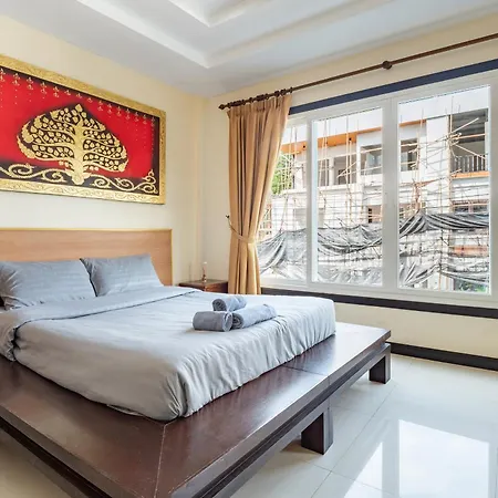Chang's Poolside Villa: Beachside Retreat In Ba Ti Ja * Pattaya