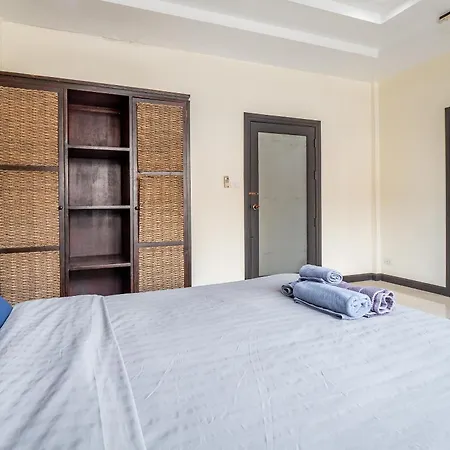 Chang's Poolside Villa: Beachside Retreat In Ba Ti Ja