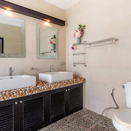 Chang's Poolside Villa: Beachside Retreat In Ba Ti Ja Villa *