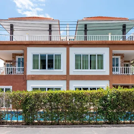 Chang's Poolside Villa: Beachside Retreat In Ba Ti Ja *