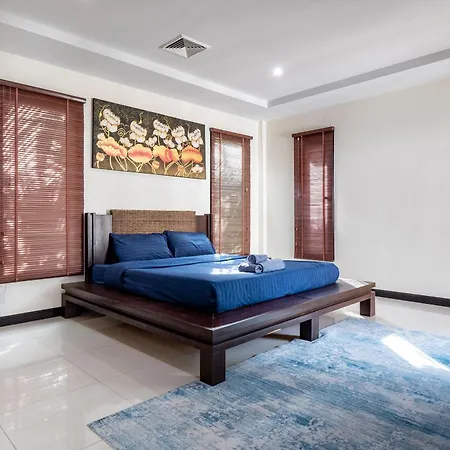 Chang's Poolside Villa: Beachside Retreat In Ba Ti Ja