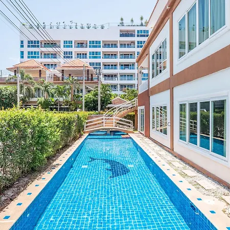 Chang's Poolside Villa: Beachside Retreat In Ba Ti Ja