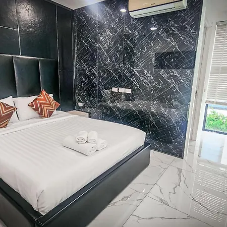 Villa Palm Spring 精品四卧泳池别墅 *