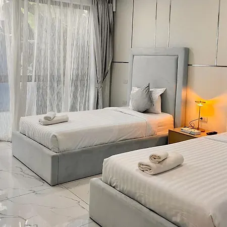 Palm Spring 精品四卧泳池别墅 Villa *
