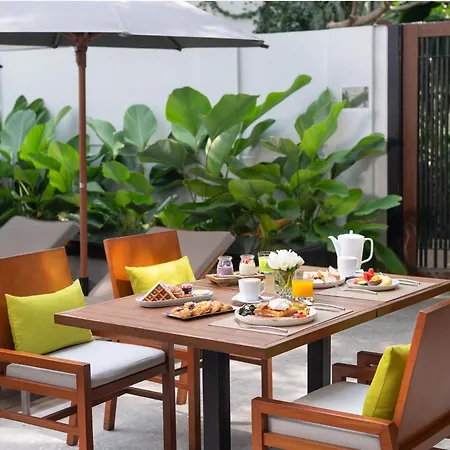 Woodlands โรงแรม 4*