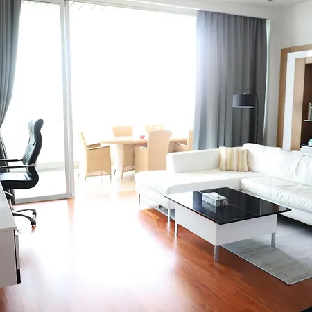 Premium Oceanview Apartment