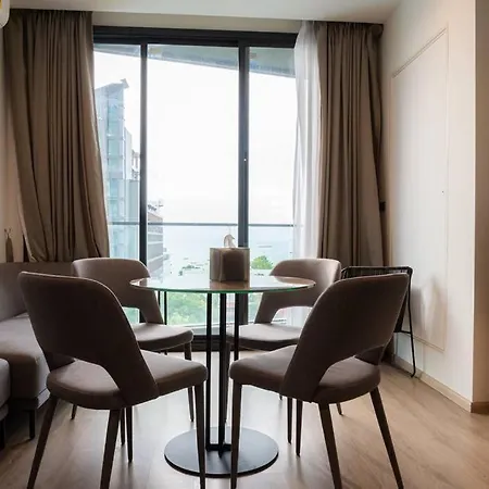 Edge Central 2 Bedroom Sea View *