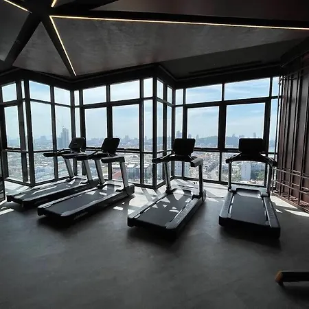 Edge Central 2 Bedroom Sea View * Pattaya