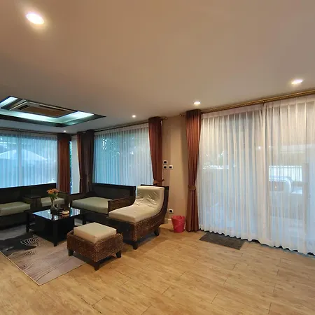 Villa Baan Natcha Pool Center