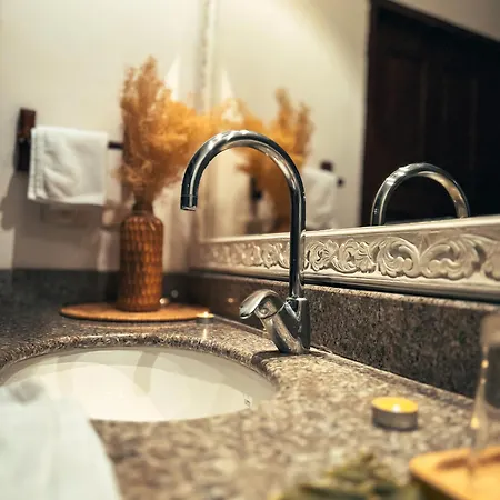 Raya Private Pool โรงแรม