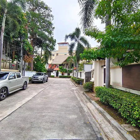 Baan Natcha Pool Center Villa Pattaya