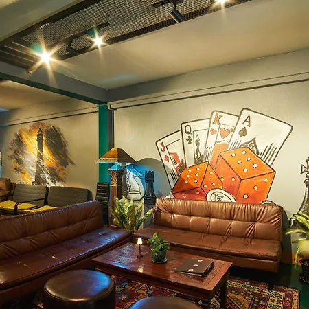 ที่พัก Happiness Community Wake & Bake - Rooftop Bar & Bistro *