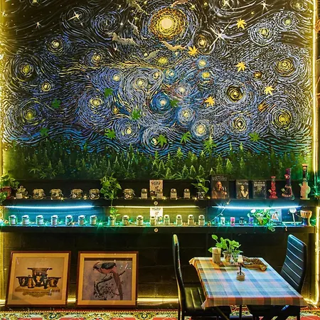 Happiness Community Wake & Bake - Rooftop Bar & Bistro *