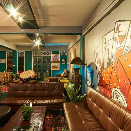 Happiness Community Wake & Bake - Rooftop Bar & Bistro ที่พัก Pattaya