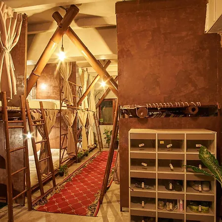 Happiness Community Wake & Bake - Rooftop Bar & Bistro