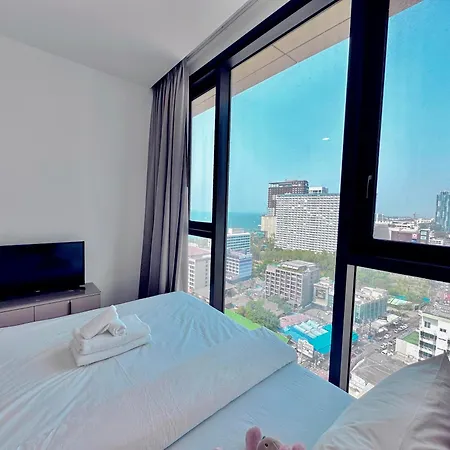 Edge Sea View อพาร์ทเม้น Pattaya