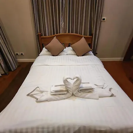 Baan Natcha Pool Center Villa
