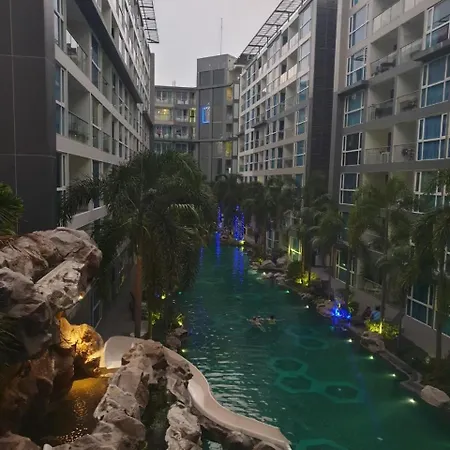 Centara Avenue 2 Bedrooms Pool View อพาร์ทเม้น