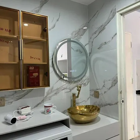 Apartment 高端观景公寓：室内如画，乳胶床枕，双条车直达各景点，机场巴士站一墙之隔 Pattaya