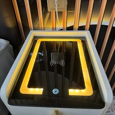 Apartment 高端观景公寓：室内如画，乳胶床枕，双条车直达各景点，机场巴士站一墙之隔 Pattaya