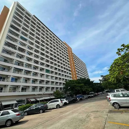 高端观景公寓：室内如画，乳胶床枕，双条车直达各景点，机场巴士站一墙之隔 *