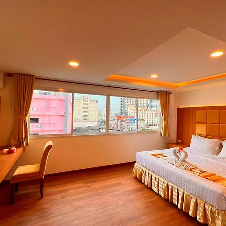 เดอะพรีวี่ โรงแรม