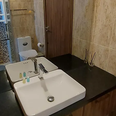 Grand Avenue - Luxury - 2 Bedroom 2 Baths - Pool-view อพาร์ทเม้น *