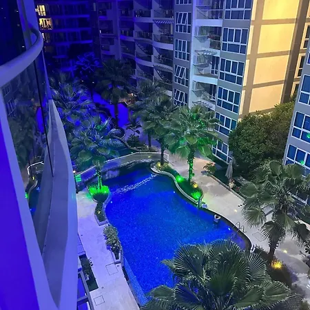 Large Deluxe Grand Avenue อพาร์ทเม้น Pattaya