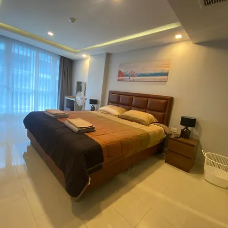 Large Deluxe Grand Avenue อพาร์ทเม้น Pattaya