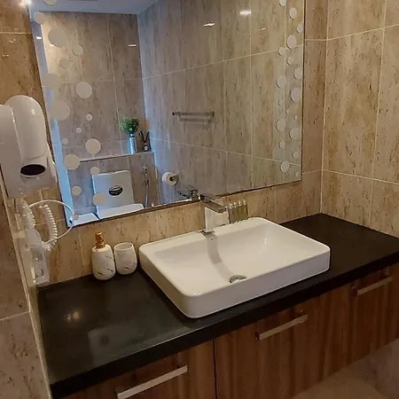 Grand Avenue - Pool-view Suite, 55sqm Apartment *