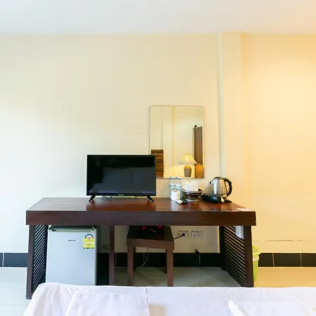 Deeden โรงแรม 3*
