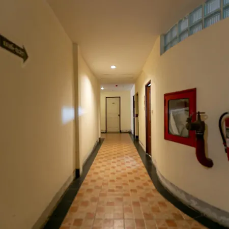 Deeden โรงแรม 3*