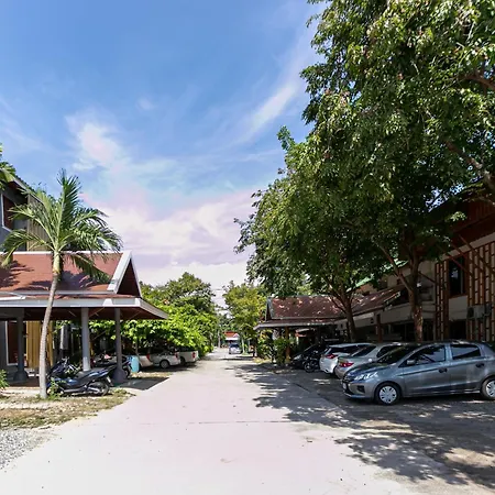 Deeden โรงแรม